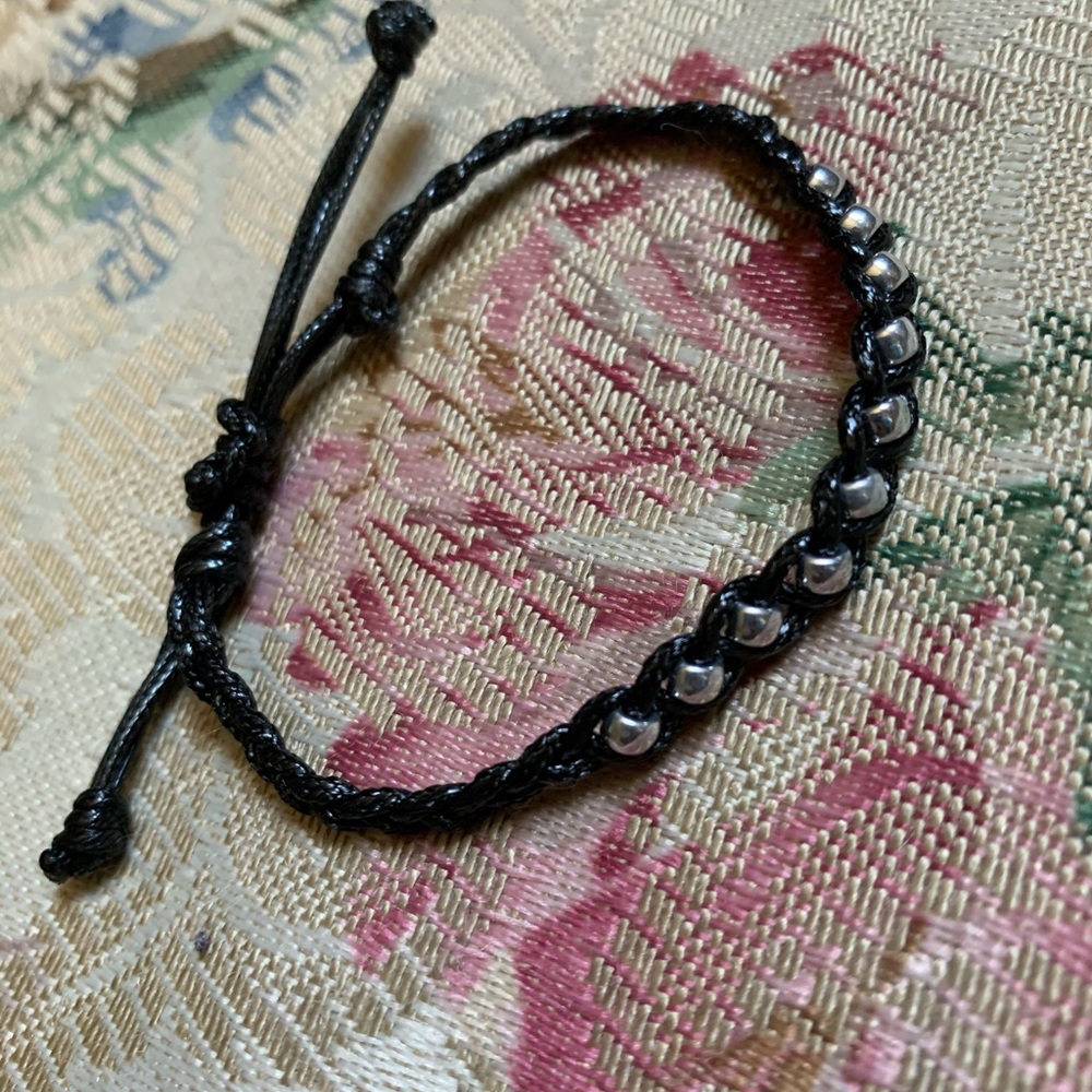Beautiful Beaded Bracelet!!$4.99 SHIPPING!